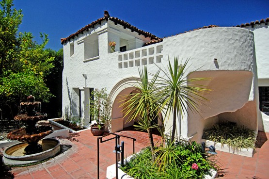 Ngôi nhà tuyệt đẹp ở Los Angeles của diễn viên Charlie Sheen | ảnh 1