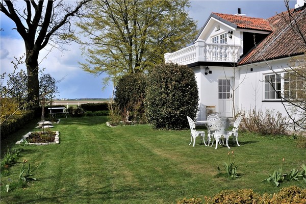 Ngôi biệt thự trắng ở Malarhusen, Thụy Điển | ảnh 1