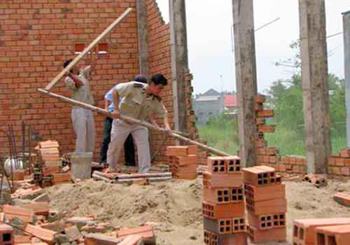 Hà Nội: Yêu cầu hoàn thành hơn 2.500 căn nhà hỗ trợ hộ nghèo | ảnh 1