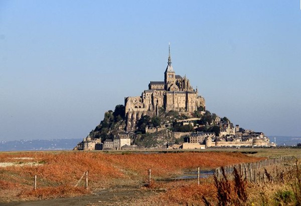Chiêm ngưỡng kiến trúc Trung cổ trên hòn đảo đẹp nhất nước Pháp | ảnh 12