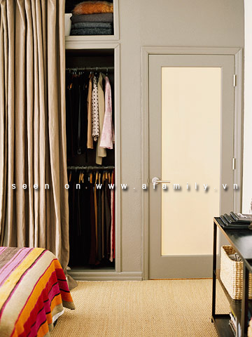 Phú Điền - Thay cửa tủ quần áo bằng rèm