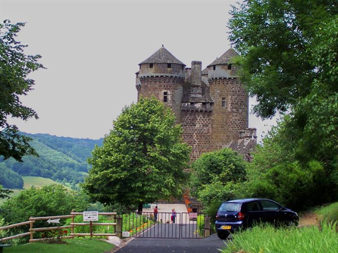 Ngắm ngôi làng lâu đài xinh đẹp tại Tournemire | ảnh 2