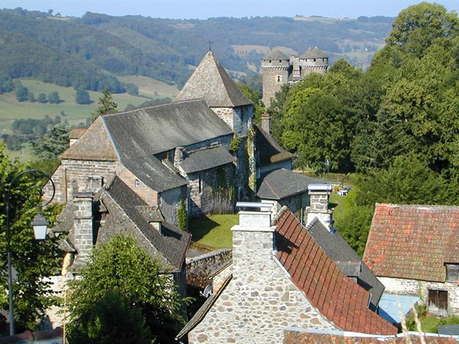 Ngắm ngôi làng lâu đài xinh đẹp tại Tournemire | ảnh 3
