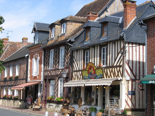 Kiến trúc cổ của làng hoa nước Pháp | ảnh 10
