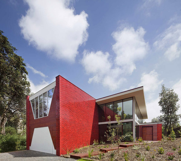 Ngôi nhà có tường ốp gạch đỏ sang trọng ở Úc | ảnh 11