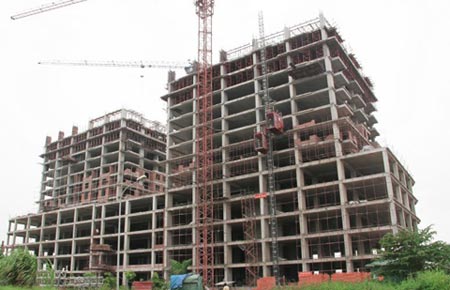 Phú Điền -Hình ảnh công trình xây dựng bị ngừng thi công vì thiếu vốn