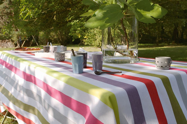 Trang trí cho bữa tiệc ngoài trời bằng khăn trải bàn | ảnh 7