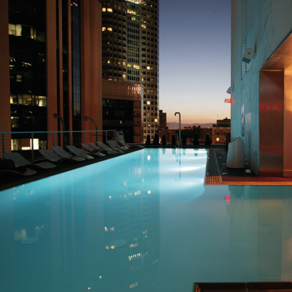 Chiêm ngưỡng vẻ đẹp của những bể bơi trên nóc khách sạn | ảnh 9