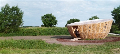 Ngắm ngôi nhà xây bằng... bắp ngô ở Pháp | ảnh 1