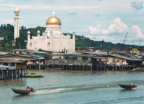 Ghé thăm ngôi làng nổi lớn nhất thế giới ở Brunei | ảnh 7
