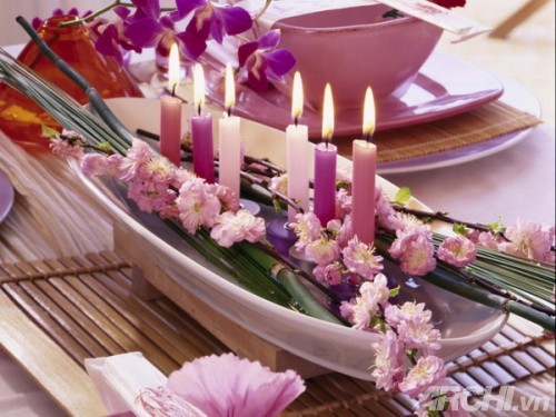 Mách bạn cách sắp xếp hoa cho bàn tiệc thêm lung linh | ảnh 1
