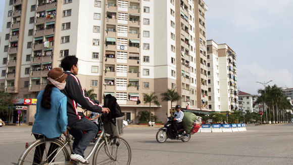Hà Nội: Hàng nghìn căn hộ chung cư trông chờ sổ đỏ | ảnh 1