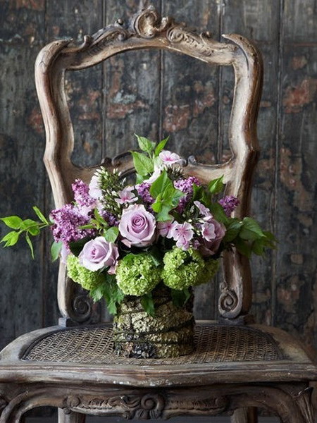 Biến ghế cũ thành bồn hoa rực rỡ | ảnh 1