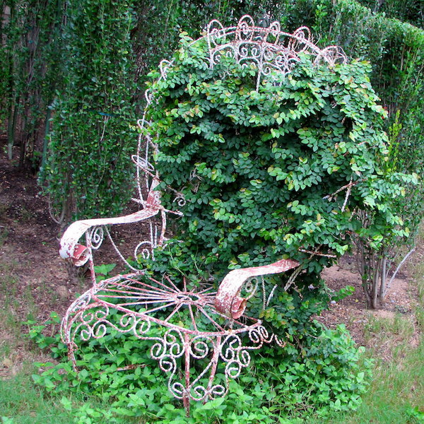 Biến ghế cũ thành bồn hoa rực rỡ | ảnh 27