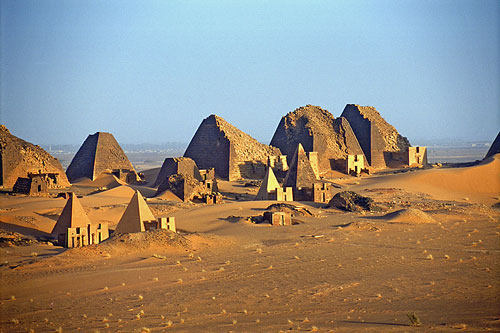 Những kim tự tháp độc đáo không nằm ở Ai Cập | ảnh 1