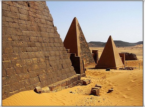 Những kim tự tháp độc đáo không nằm ở Ai Cập | ảnh 4