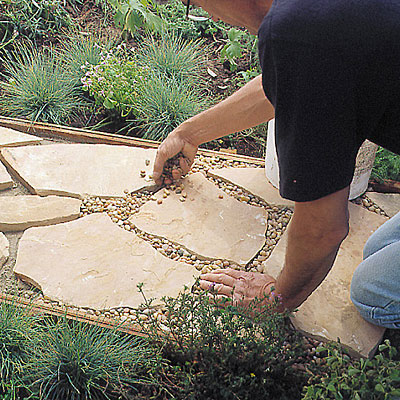 Cách đơn giản làm con đường lát đá trong vườn | ảnh 6